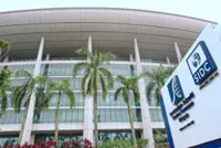 Retailers rush to save US summer shopping season